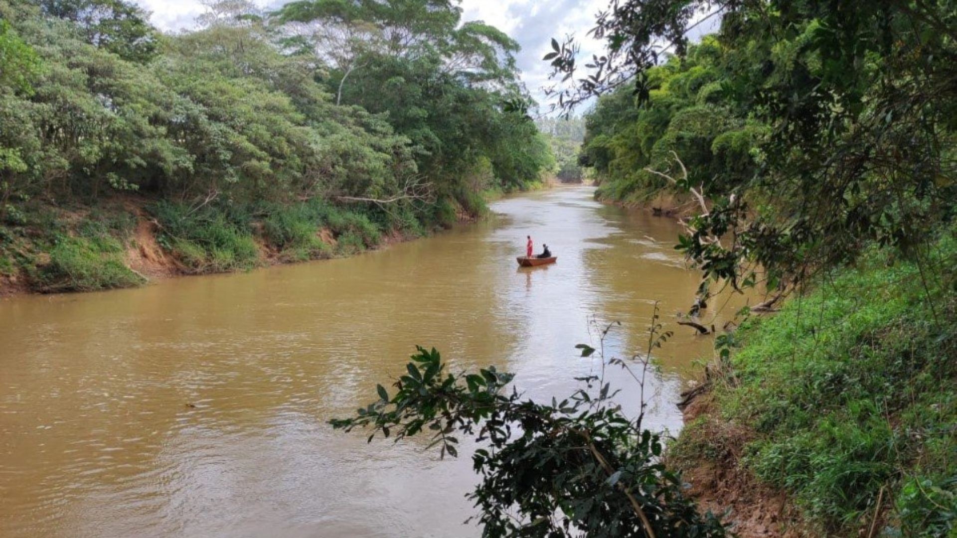 Após não conseguir embarcação, homem tenta atravessar rio a nado e morre afogado em Patos de Minas