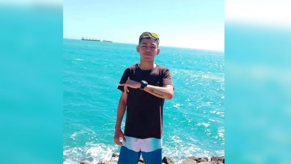 Mario Douglas morreu afogado aos 19 anos durante passeio de caiaque — Foto: Arquivo pessoal