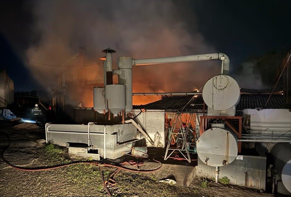 Explosão seguida de incêndio mata trabalhador em fábrica de borracha em MG