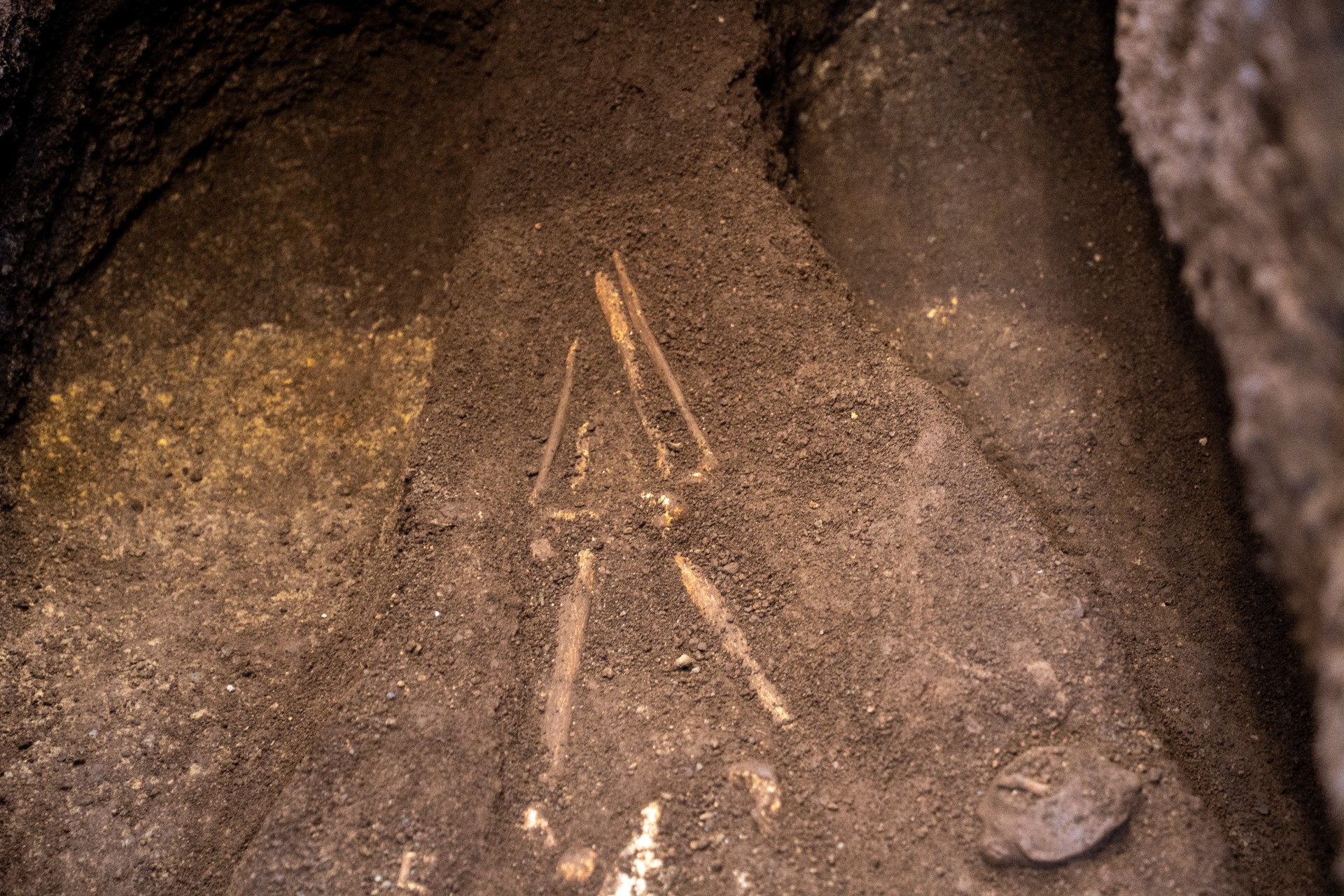 Ossada humana de quase 3 mil anos é exumada em El Salvador
