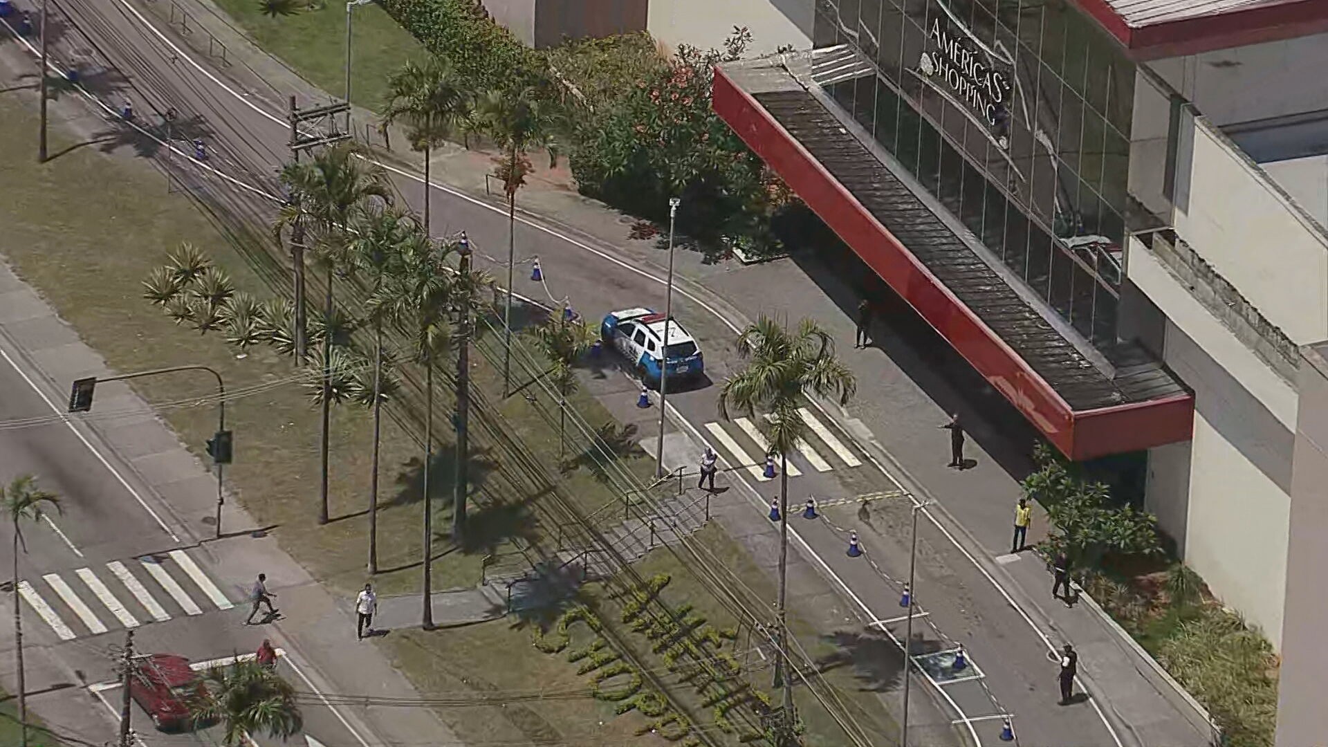 Joalheria é assaltada em shopping na Zona Sudoeste do Rio
