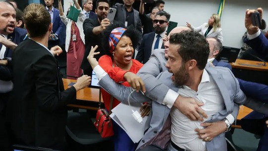 Janones deixa sessão escoltado após briga na Câmara; veja vídeo - Foto: (Lula Marques/Agência Brasil)