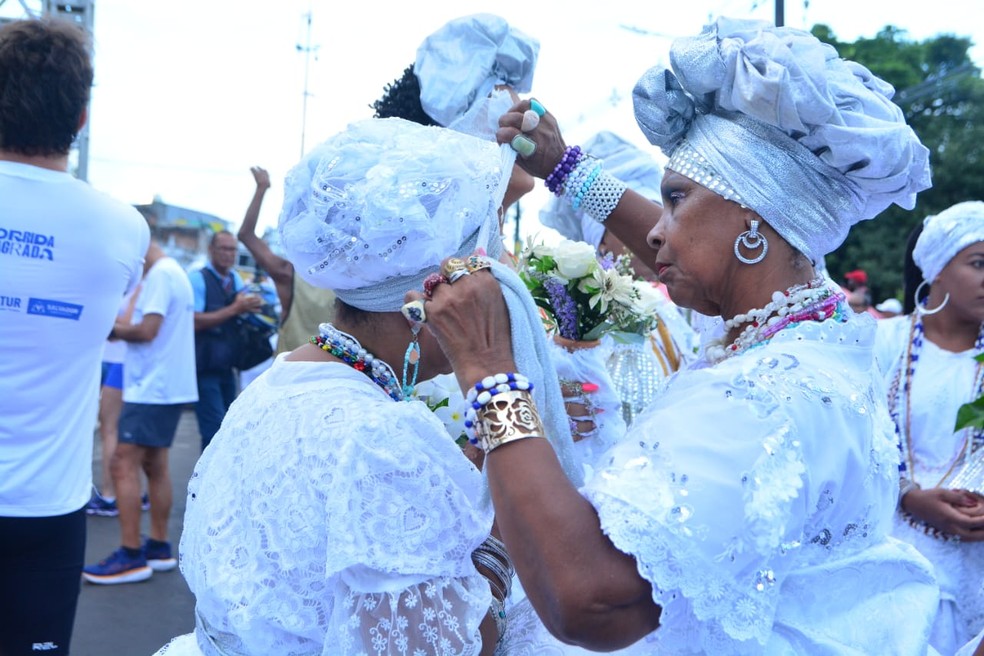 Baiana na celebração da Lavagem Bonfim, em Salvador — Foto: Joilson César