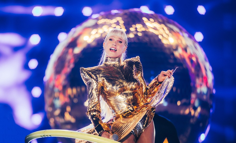 Xuxa revê 40 anos de sucesso no mercado infantil nos seis atos do espetáculo 'O último voo da nave' — Foto: Moriva Filmes / Divulgação 30e