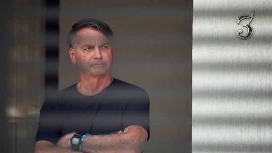 PGR se posiciona contra presença de policiais no interior da casa de Bolsonaro -