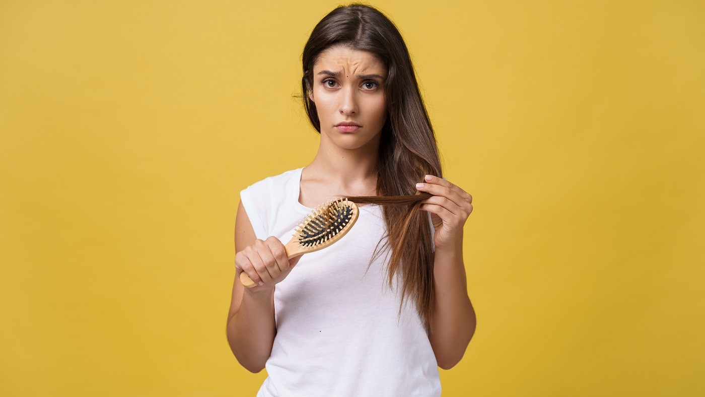 O que está sabotando seu cabelo? 10 erros comuns que prejudicam os fios