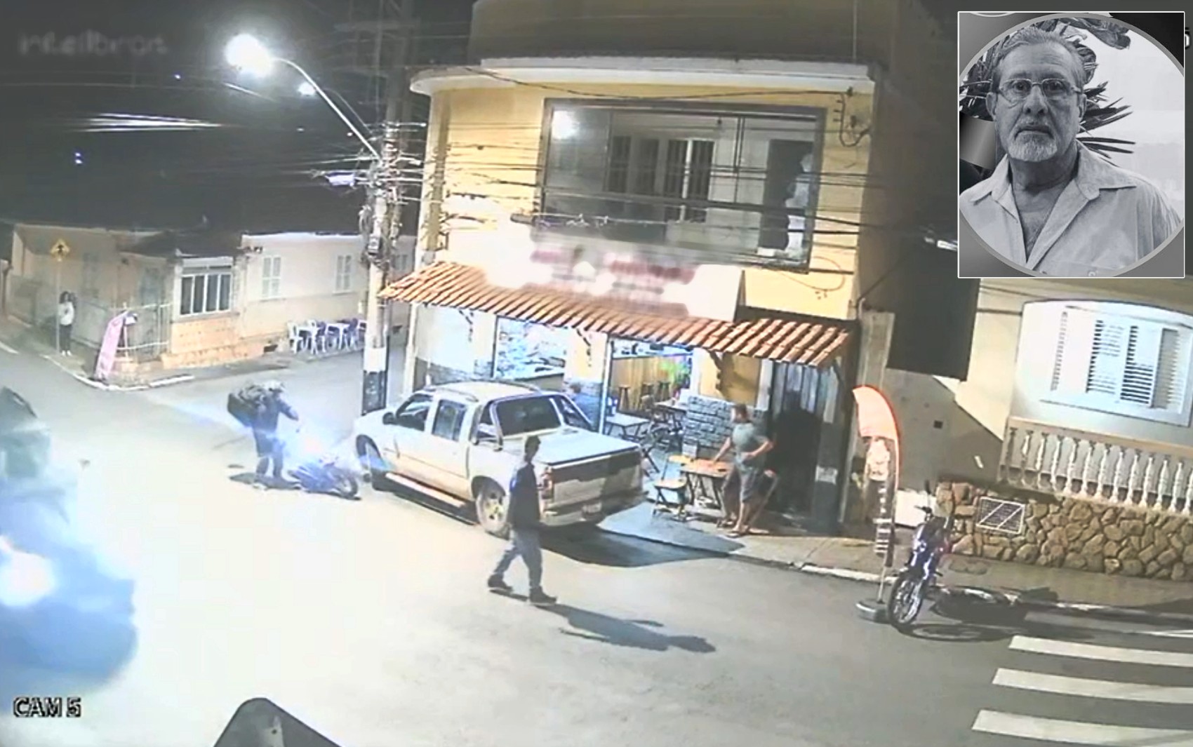 VÍDEO: Professor morre após caminhonete avançar sobre calçada em MG; criança teria ligado veículo