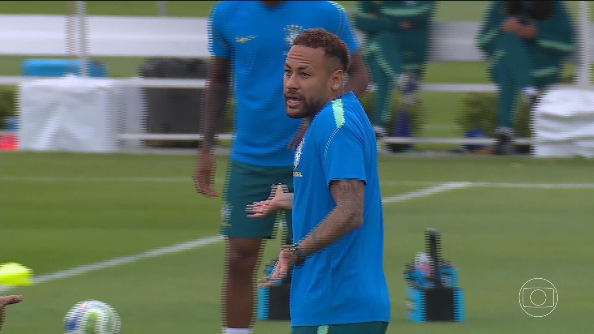 Neymar é relacionado, deve começar no banco e pode ganhar minutos contra a Escócia