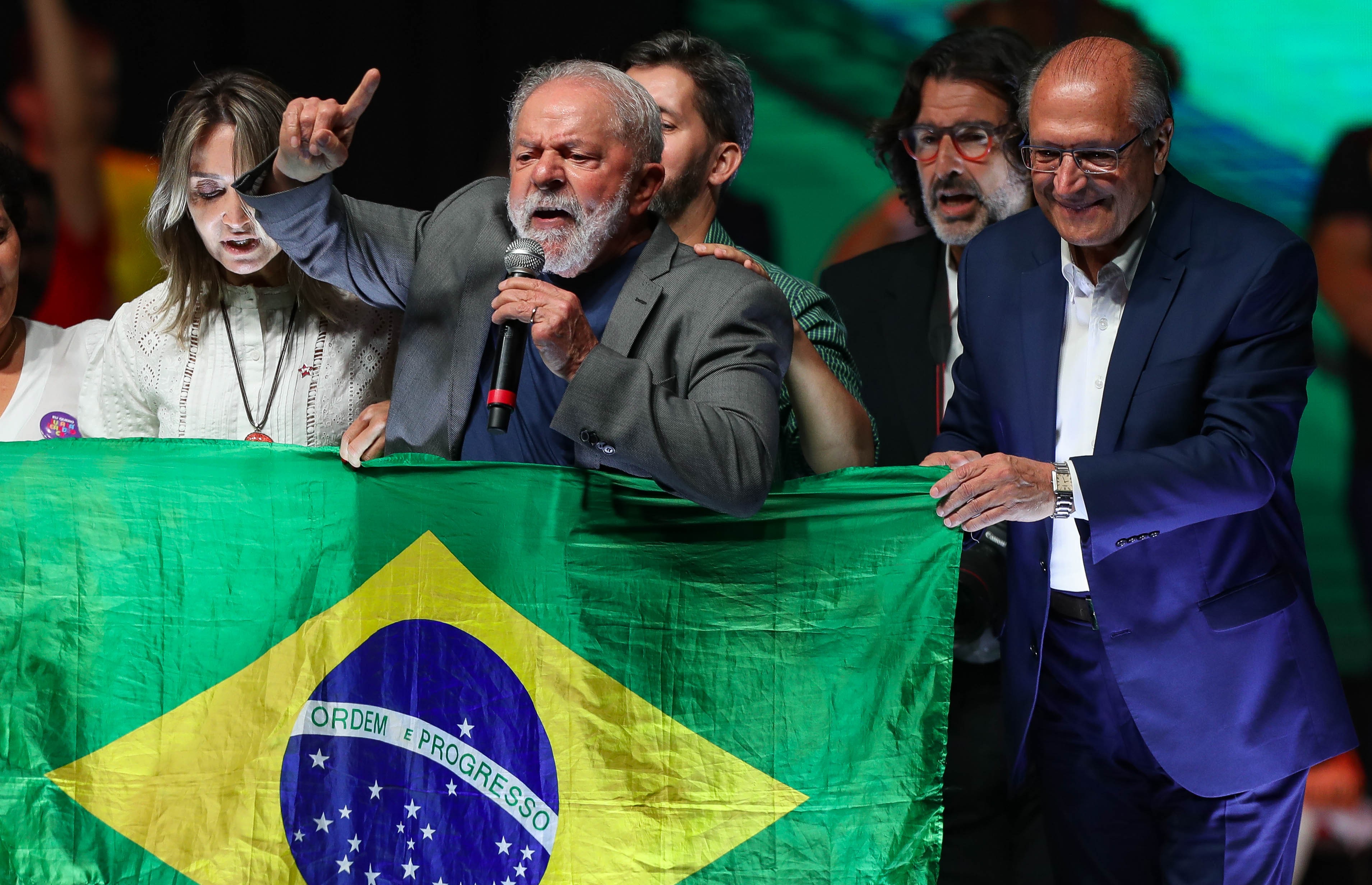Lula declara patrimônio de R$ 7,4 milhões ao TSE | G1