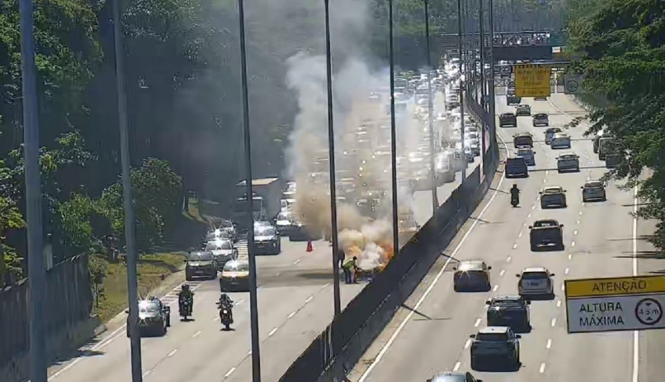 Linha Amarela é parcialmente interditada ao trânsito no sentido Barra