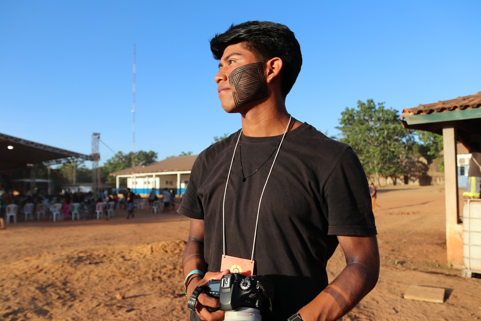 Katngo Khisetje atua como fotgrafo na comunidade indgena em MT  Foto: Rogrio Jnior/g1