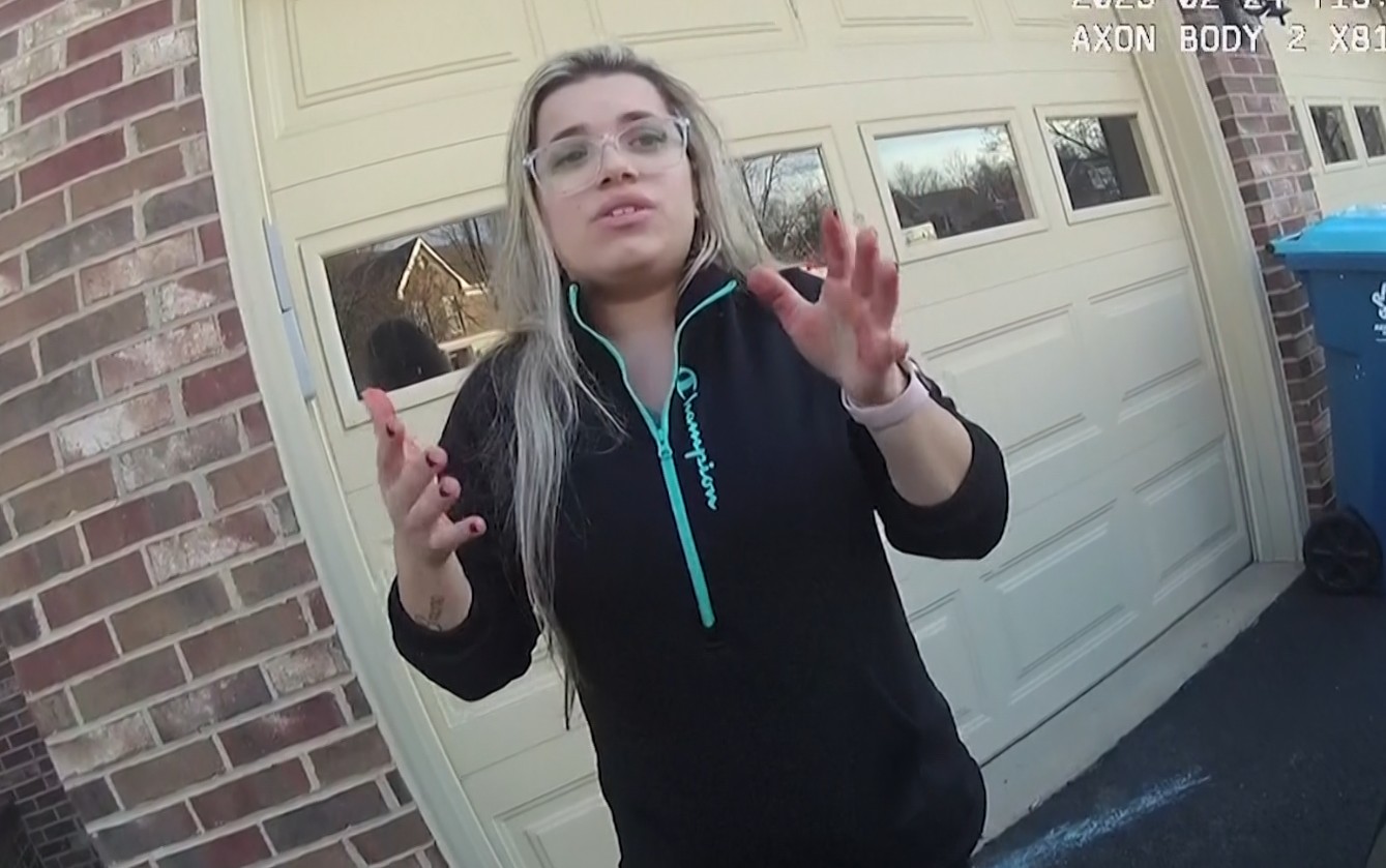 Brasileira presa nos EUA diz que ex-amante planejou matar a própria esposa para ficar com ela