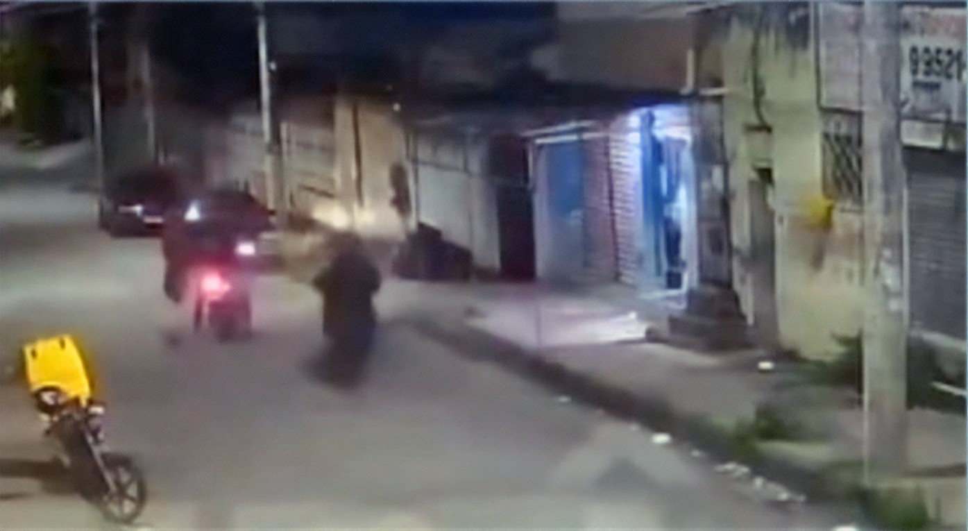 Câmera flagra execução de comerciante em São Gonçalo