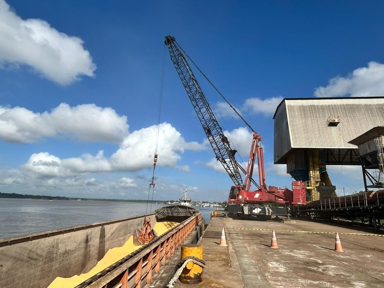 Porto de Santana registra crescimento de 13,5% na movimentação de cargas em 2025