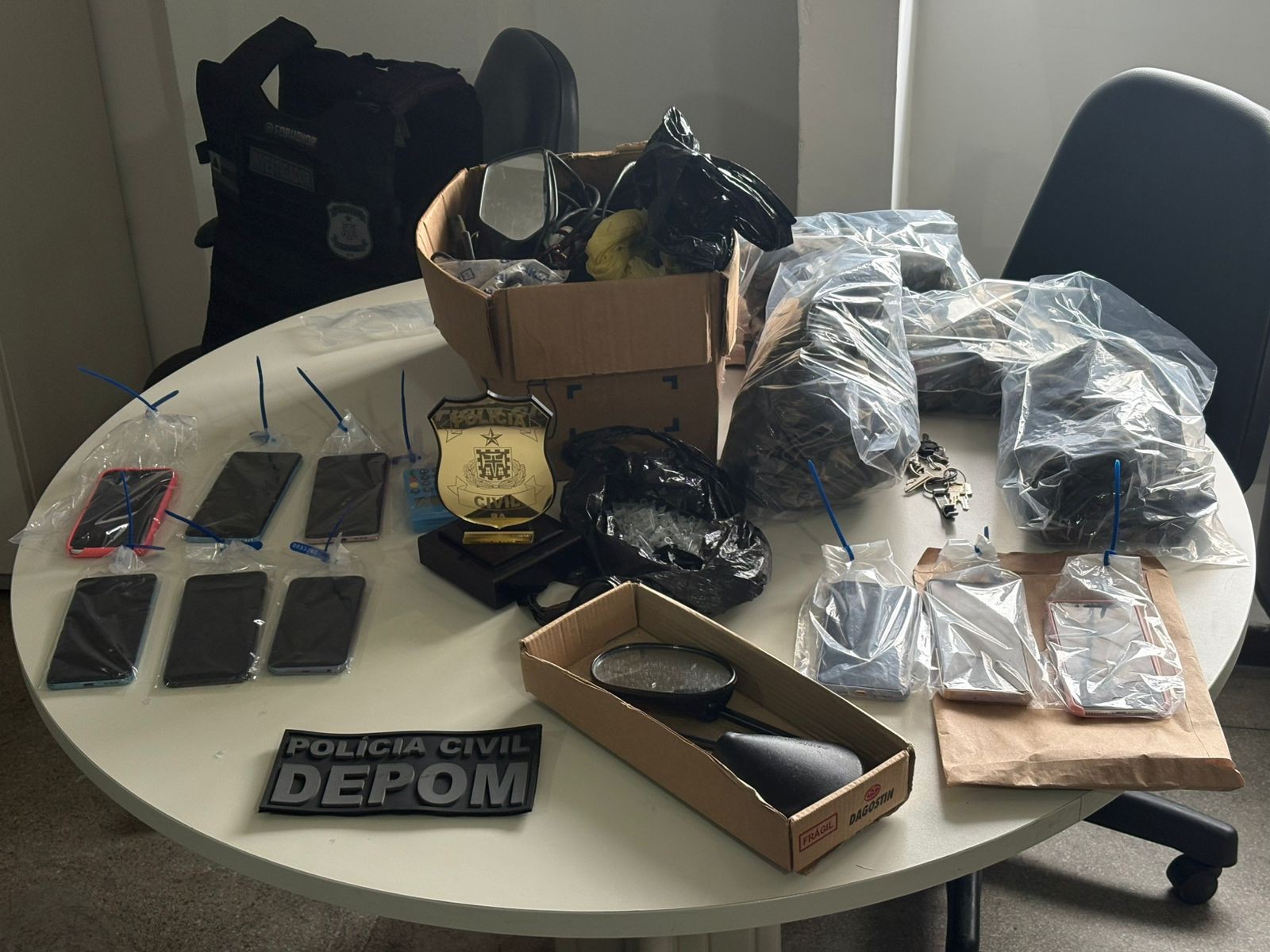 Dois homens são presos durante operação da Polícia Civil na Região Metropolitana de Salvador