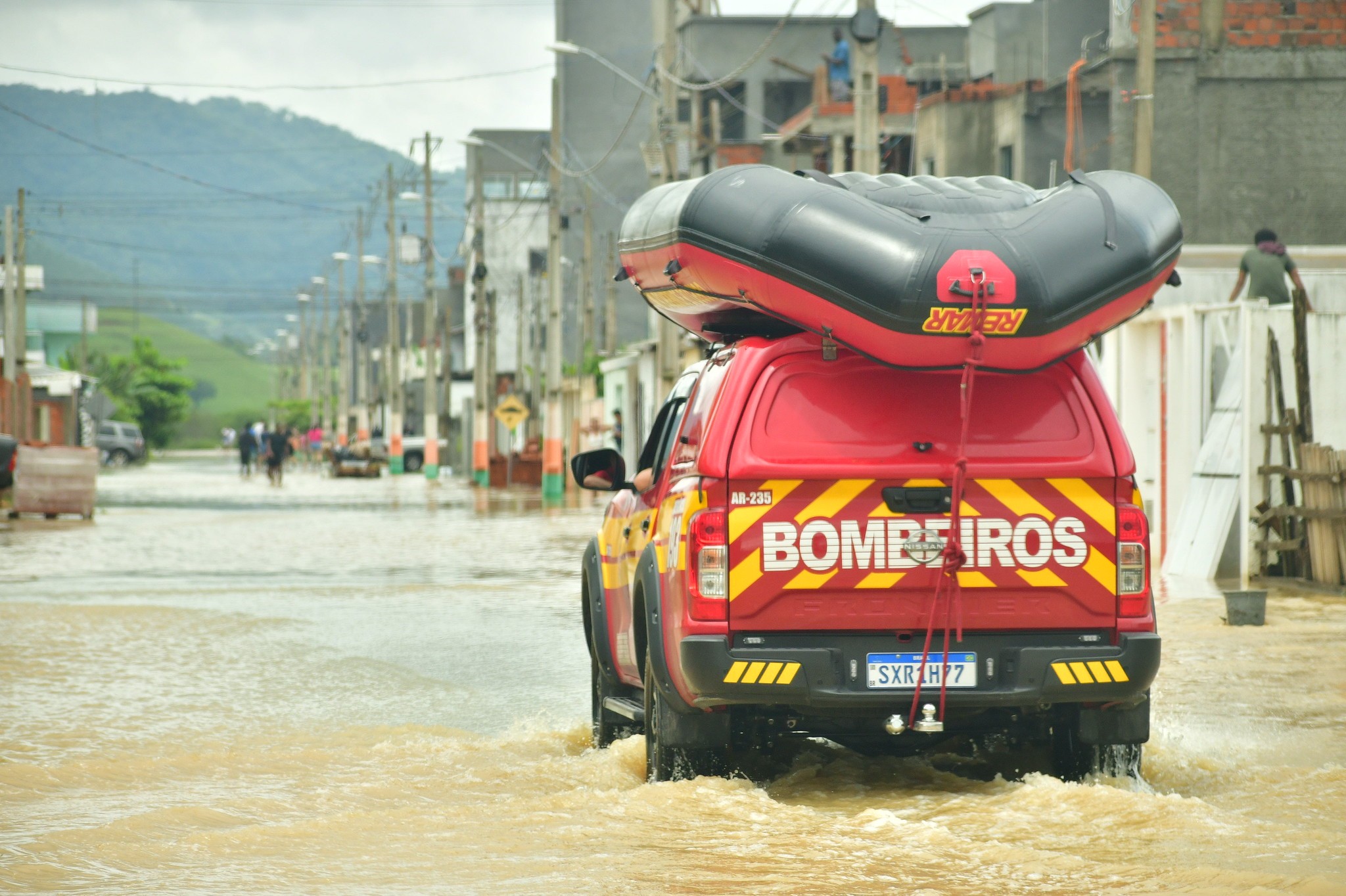 Decreto de SC de alerta climático define regras para estado de emergência em meio a eventos extremos