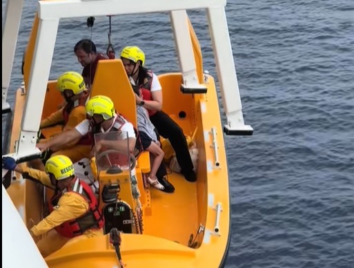 Criança cai no mar durante cruzeiro da Disney e pai pula do navio para salvá-la; VÍDEO