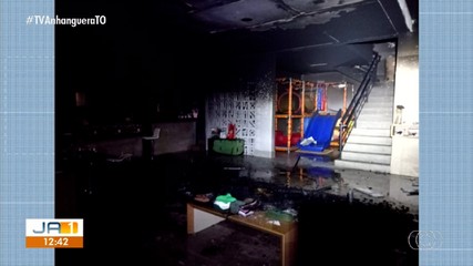 Dois incêndios foram registrados na noite desta terça-feira (16) em Araguaína