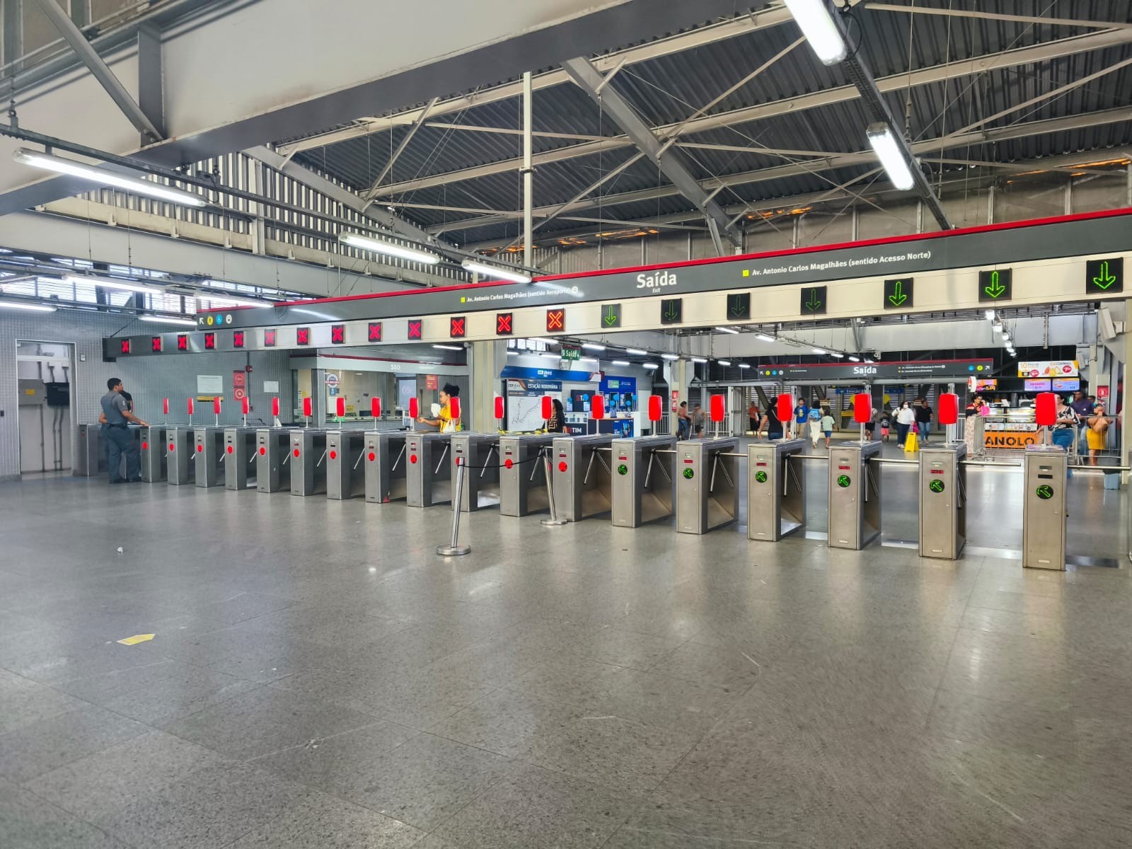 Metrô anuncia vagas de emprego para supervisor de manutenção civil e técnico em manutenção de equipamentos fixos