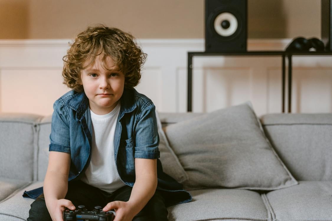 Câmara aprova classificação etária e advertência sobre uso excessivo em propagandas de jogos eletrônicos