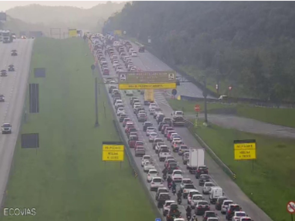 Movimento na Rodovia Imigrantes na manhã desta quinta-feira (20) — Foto: Ecovias