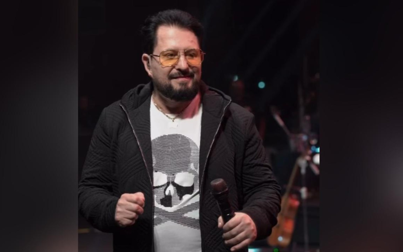 Marrone volta a se apresentar após cair do palco durante show em Goiânia