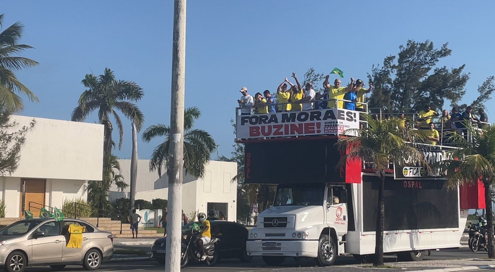 Apoiadores do ex-presidente Jair Bolsonaro fazem ato em Aracaju