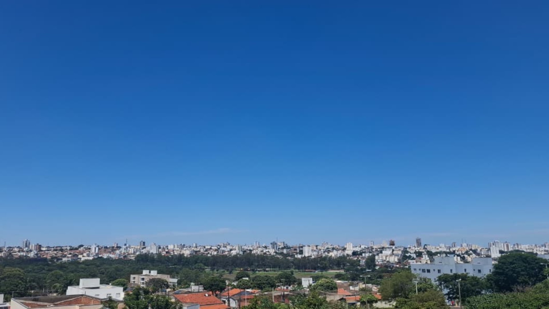 Temperatura chega a 36°C nos primeiros dias de outono; veja como fica o tempo em Uberlândia, Uberaba e região
