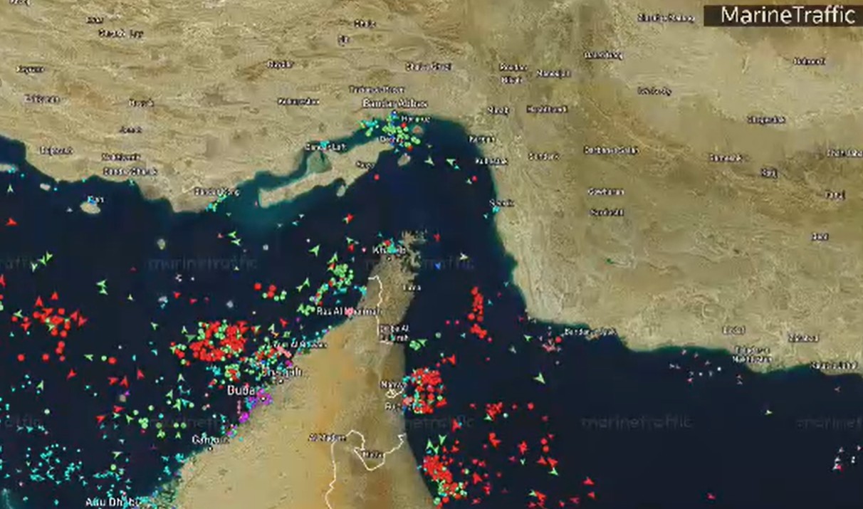 Irã anuncia reabertura do Estreito de Ormuz; Trump diz que proibiu Israel de atacar o Líbano
