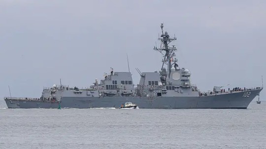 O que Trump quer com ataque letal sem precedentes a barco que partiu da Venezuela - Washington aponta a concentração de forças navais no Caribe como uma estratégia antidrogas. Alguns especialistas sugerem outros motivos possíveis.