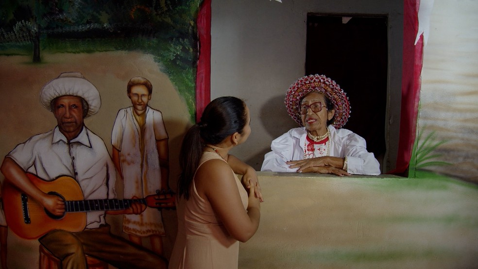 Aos 86 anos, filha do criador do boi Garantido carrega tradição e amor pelo touro branco. — Foto: Alexandro Pereira/Rede Amazônica
