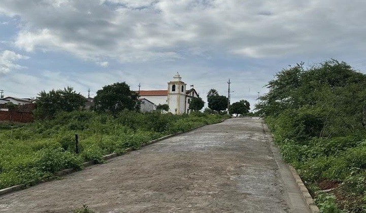 Governo do Piauí melhora mobilidade de Oeiras com pavimentação de ruas