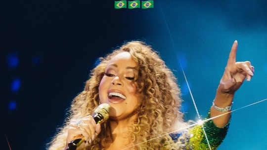Após show no The Town, Mariah Carey agradece aos fãs - Cantora postou uma foto da sua apresentação no festival.