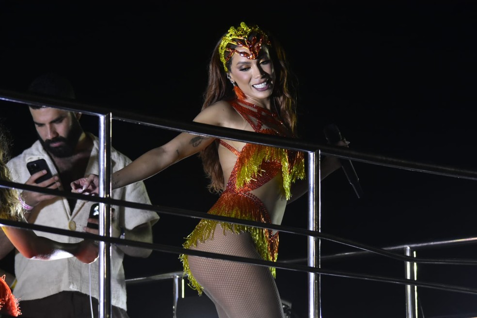 Anitta abre o Carnatal 2023 no corredor da folia — Foto: Pedro Vitorino