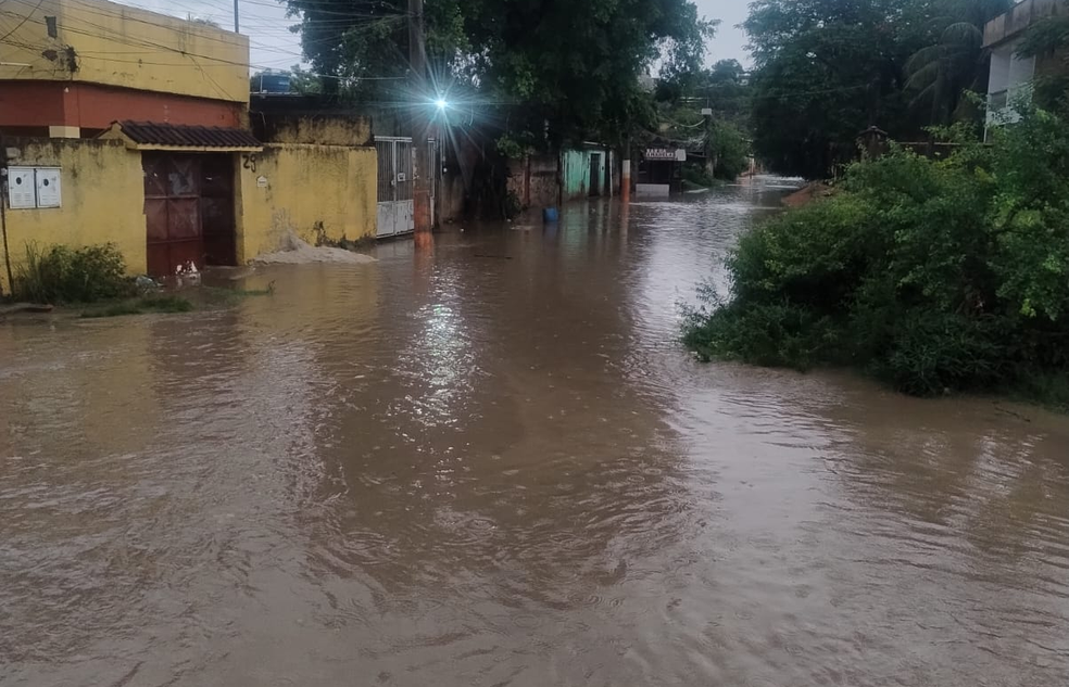 Alagamento em Belford Roxo — Foto: Reprodução