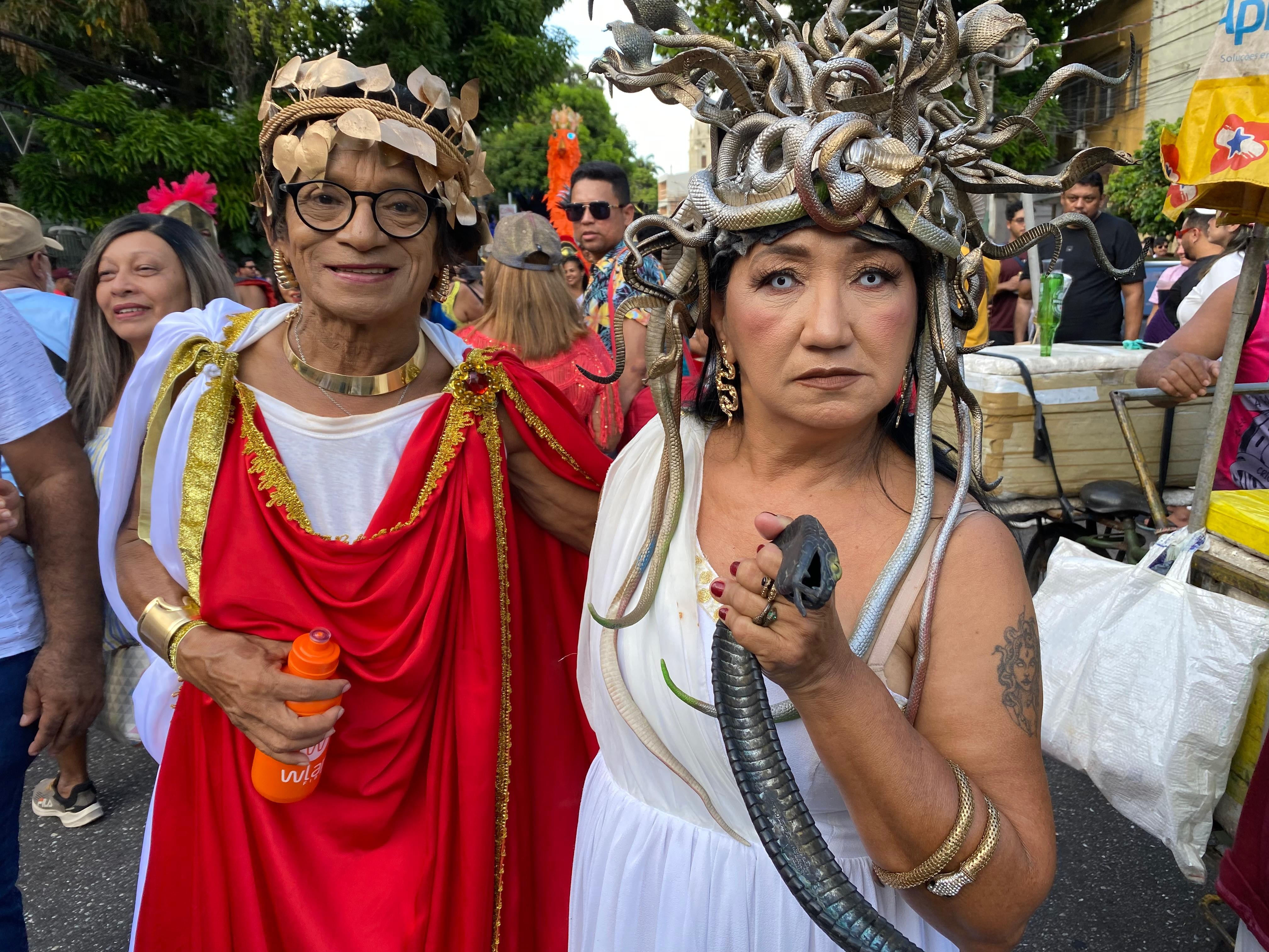 Com fantasias inspiradas na Roma Antiga, bloco em Belém abre temporada de carnaval; FOTOS 