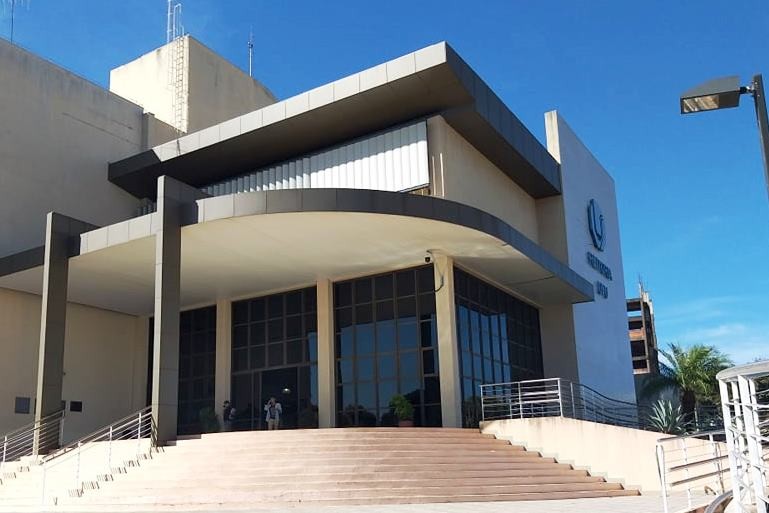 Concurso público da UFU para docentes tem salários de até R$ 13,2 mil; veja como se inscrever