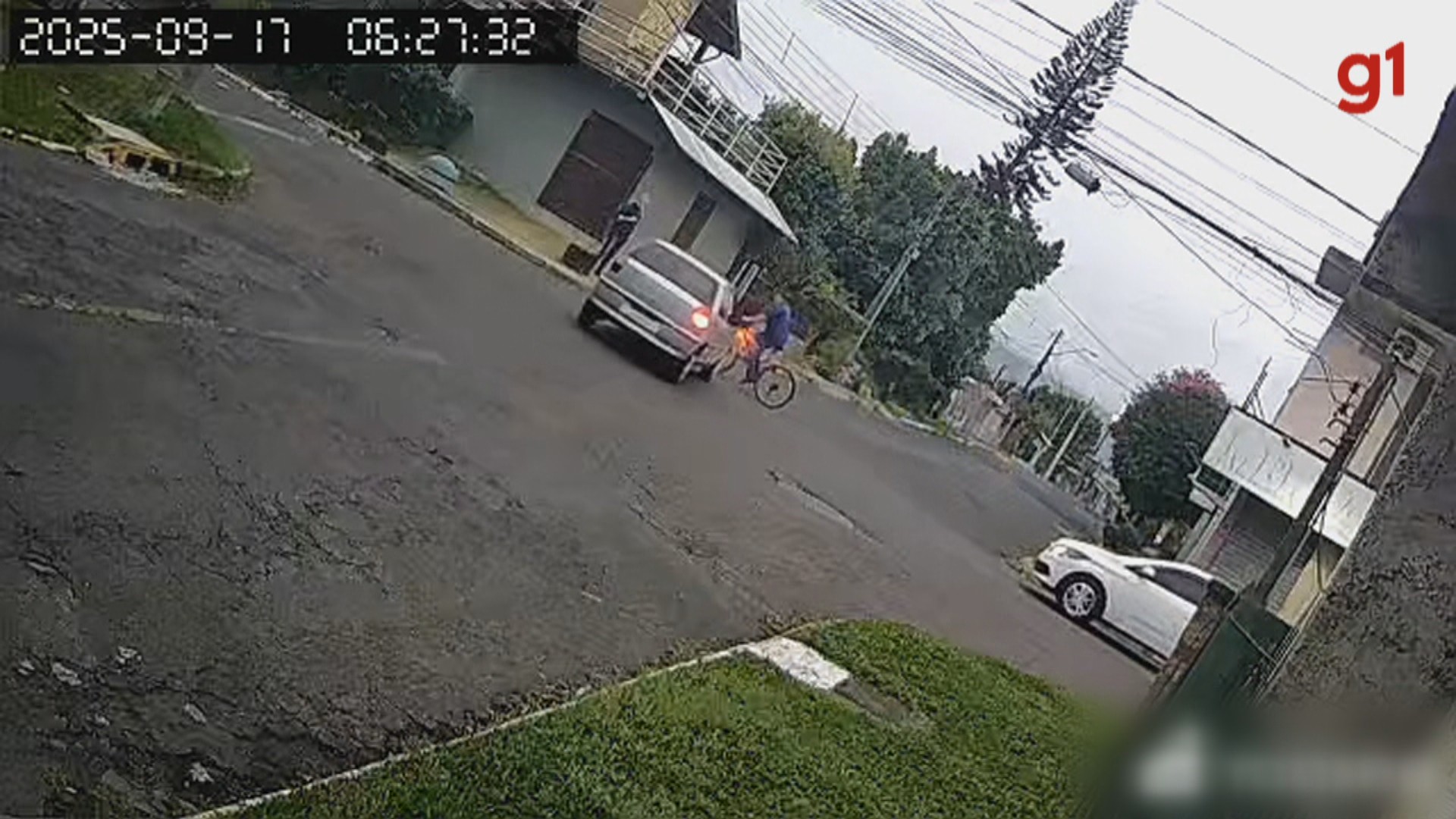Ciclista morre atropelado em cruzamento de Novo Hamburgo; vítima foi arremessada a 30 metros