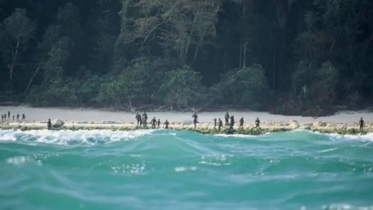 Como vive a tribo isolada que um turista americano tentou contatar antes de ser preso