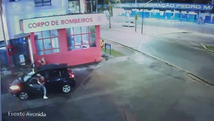 VÍDEO: bebê de 7 meses é salvo por bombeiro ao se engasgar na véspera de Natal