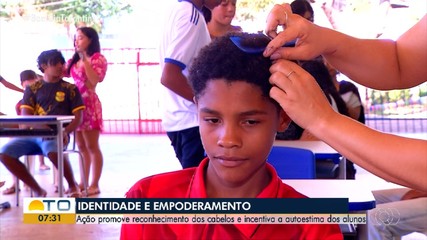 Escola realiza ação para valorizar cabelos cacheados e fortalecer autoestima dos alunos