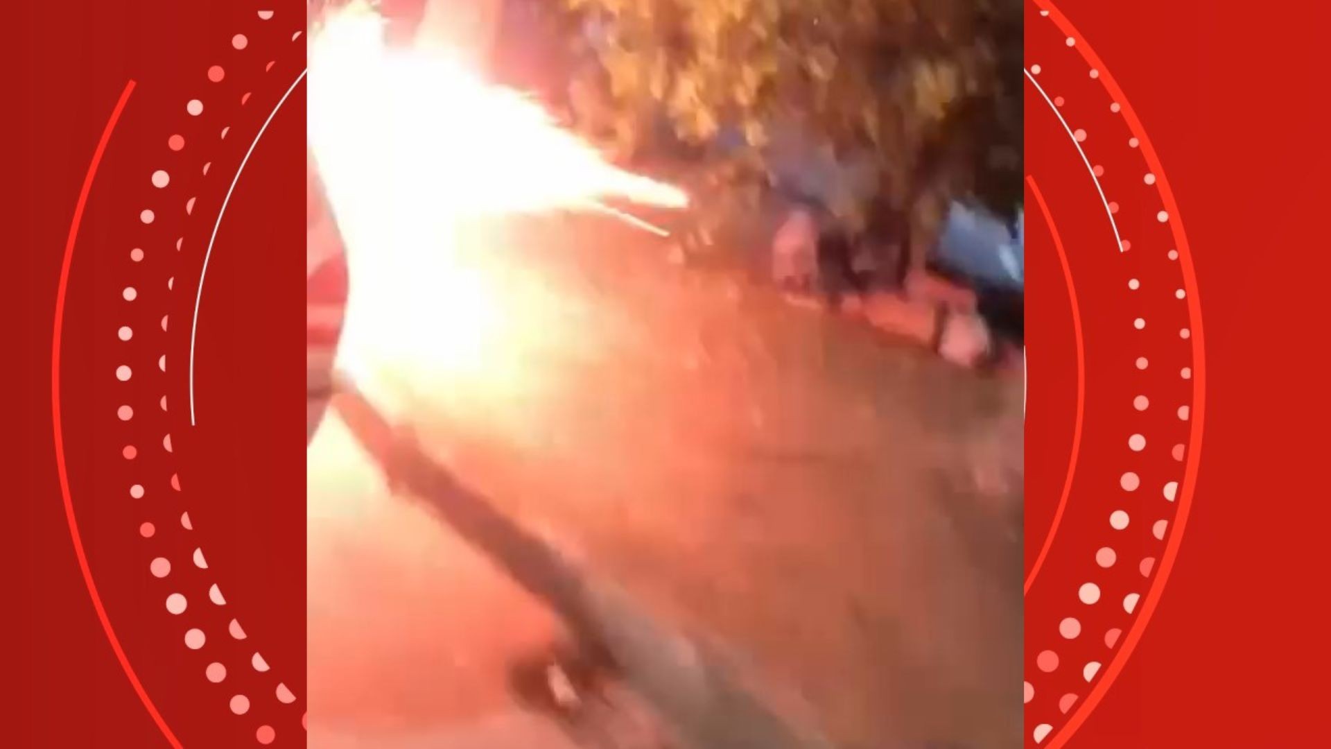 VÍDEO: jovens lançam fogos de artifício contra moradores de rua no ES