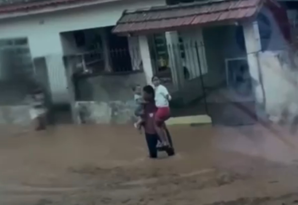 'Não pensei duas vezes em salvar', diz homem que resgatou família durante enchente em Rio Claro 