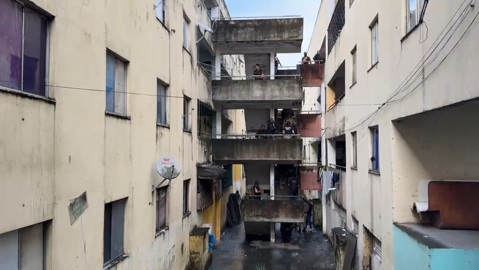 Quatro suspeitos de envolvimento com tráfico de drogas dentro de condomínio em Salvador são presos em operação — Foto: Divulgação/Polícia Civil