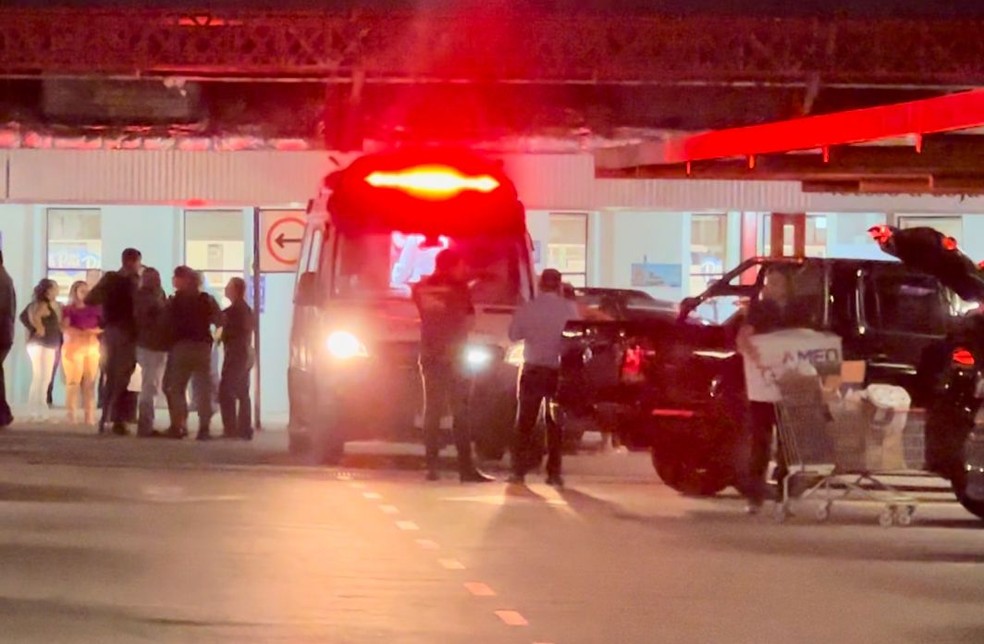 Suspeitos fugiram. Vigilante foi socorrido e seu estado de saúde é estável. — Foto: Kléber Teixeira/Inter TV Cabugi