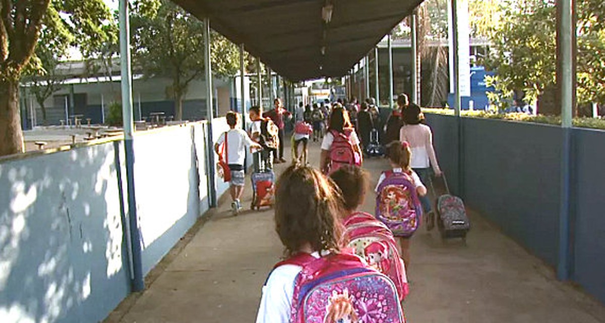 Escolas de Rio Claro, SP, retomam aulas na próxima segunda-feira (4 ...
