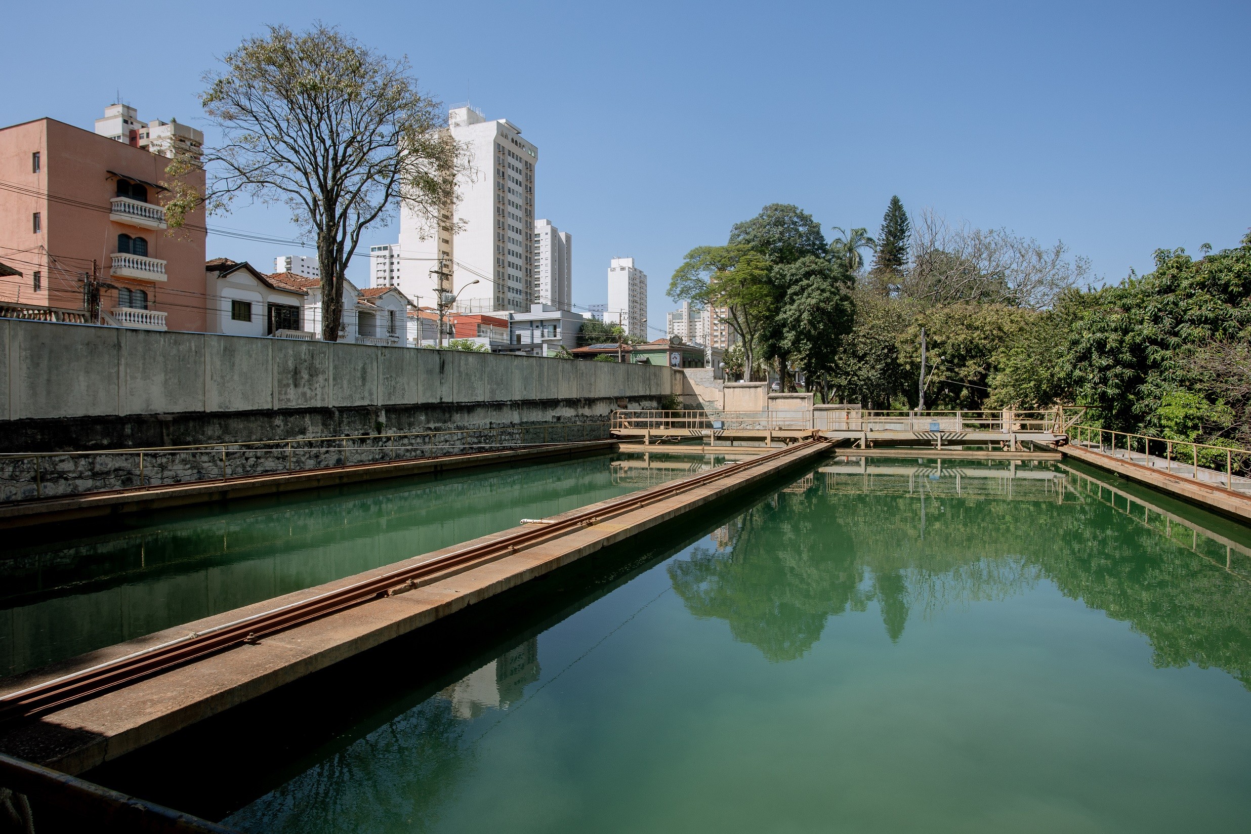 Manutenção em adutora pode afetar abastecimento de água em 20 bairros de Piracicaba; veja lista