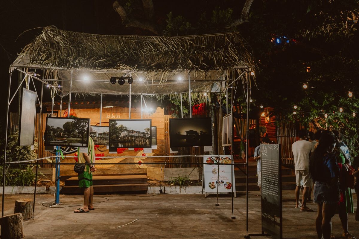 Primeira exposição fotográfica itinerante Casa de Várzea atrai público em Alter do Chão