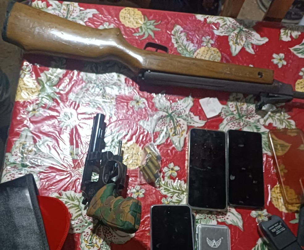Armas apreendidas durante operação — Foto: FICCO/Mossoró/Divulgação