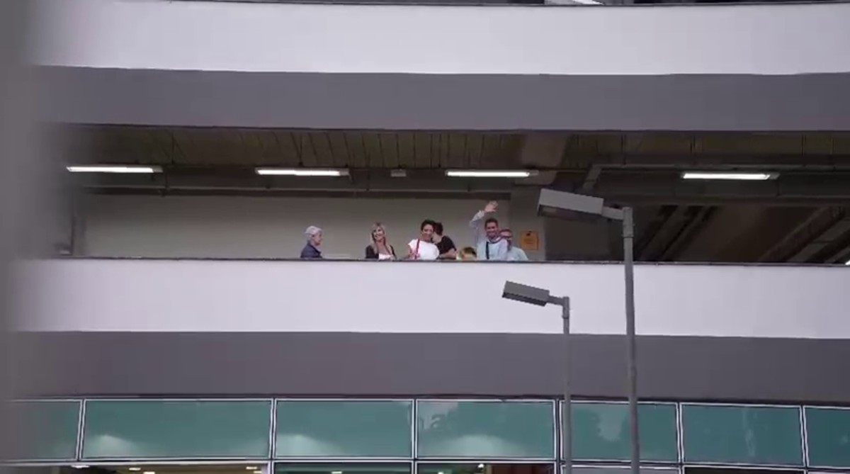 Mesários ficam retidos em local de votação em Campinas após decisão de prorrogar eleições até as 19h: 'Estou sequestrado'